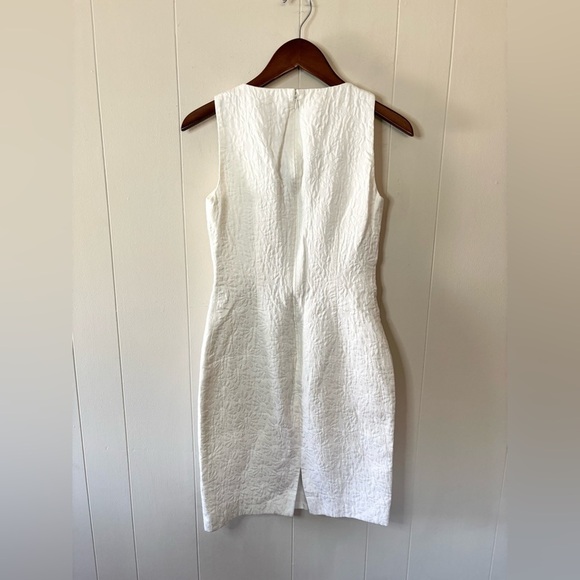 Michael Kors white sheath embossed floral dress size 6 - Picture 7 of 7